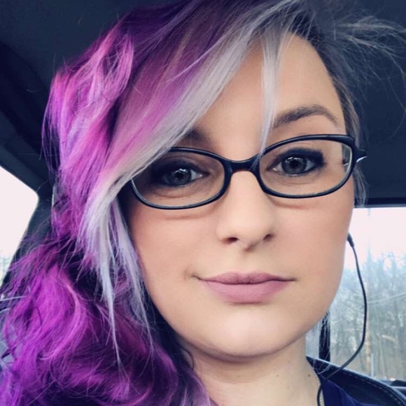 Meet your Posher, Vicki - Picture 1 of 1